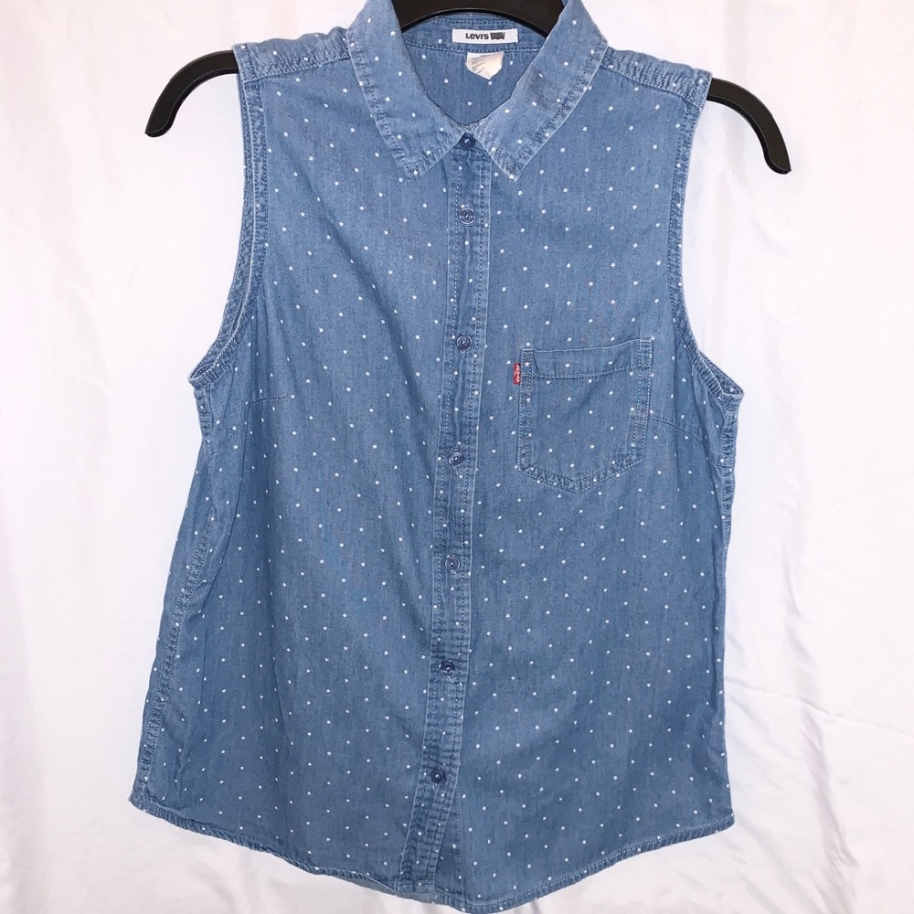 Levi's Sleeveless button down star print shirt in blue wash. Size M.